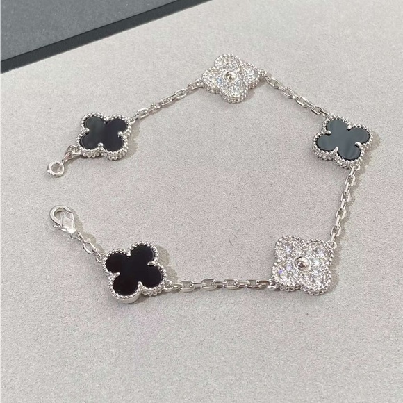 Van Cleef & Arpels🌫️ Jewelry - Silver Clover Link Bracelet with Black Onyx and Pave Accents